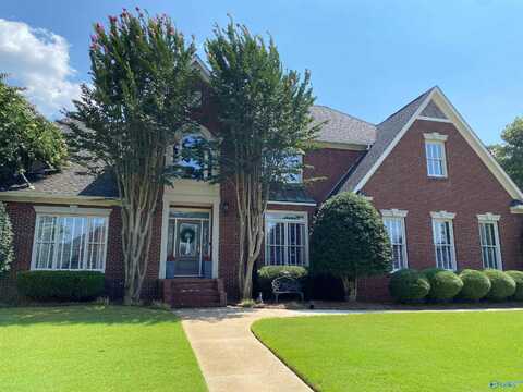 1705 Camden Circle SW, Decatur, AL 35603