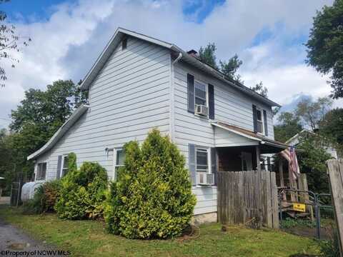 88 4th Street, Bretz, WV 26524