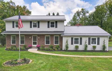 17793 Lost Trail, Chagrin Falls, OH 44023