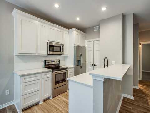 7151 Gaston Avenue, Dallas, TX 75214