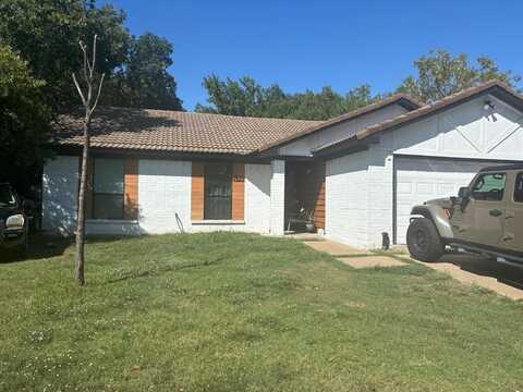 1527 Twin Post Drive, Arlington, TX 76014