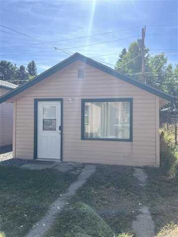 926 1/2 Cody Ave, Cody, WY 82414