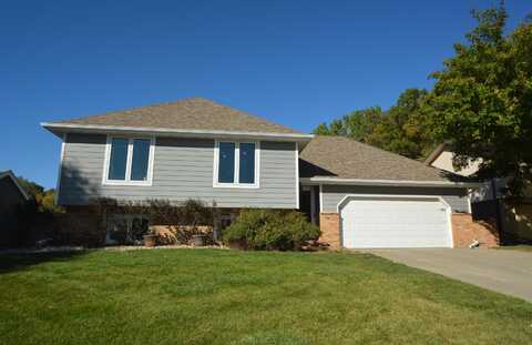 401 Driftwood Ct, Sioux City, IA 51104