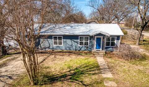 207 N Harney St., Kingston, OK 73439