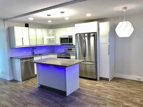 300 SW 134th Way, Hollywood, FL 33027