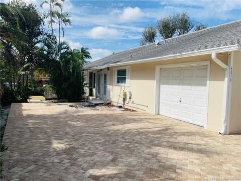 4649 SE Russell Way, Stuart, FL 34997