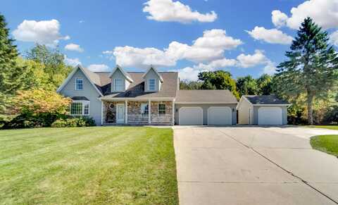 N5125 SUMMIT Drive, FOND DU LAC, WI 54937