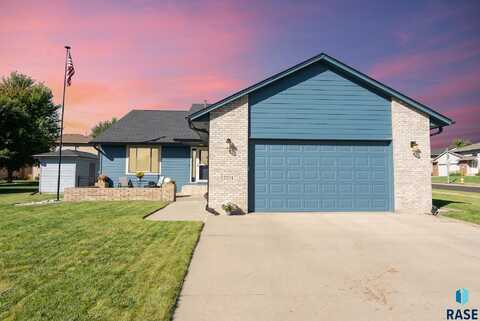 2201 S Grinnell Ave, Sioux Falls, SD 57106