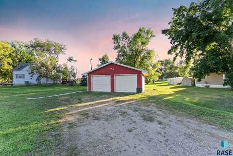 501 S 1st Ave, Montrose, SD 57048