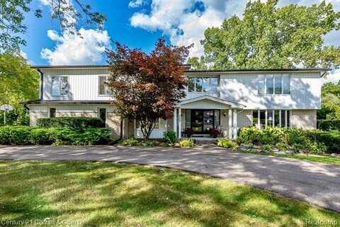 3386 PARKLAND Drive, West Bloomfield, MI 48322