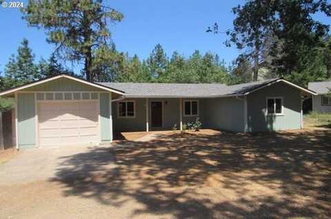 243 SHADOWBROOK DR, Cave Junction, OR 97523