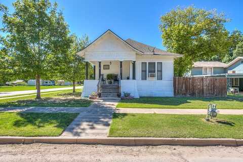 311 S Arlington St, Winters, TX 79567