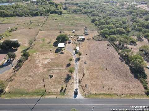 14526 WISDOM RD, Atascosa, TX 78002