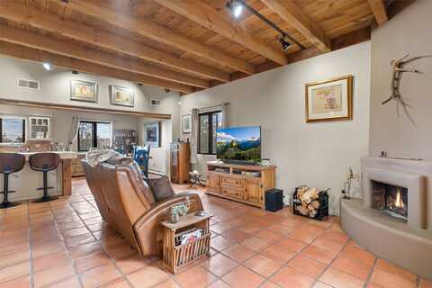 352 Calle Loma Norte, Santa Fe, NM 87501