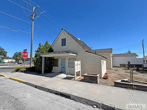 390 N Broadway Street, Blackfoot, ID 83221