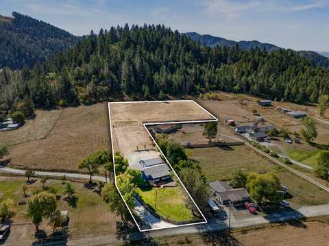 197 Forest Road, Myrtle Creek, OR 97457