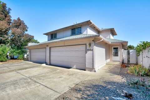 1068 Glengrove Avenue, Central Point, OR 97502