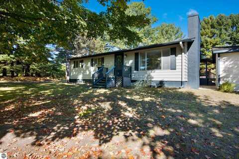 8654 Clam Lake Road, Bellaire, MI 49615