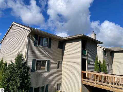 2737 Green Meadows Drive, Traverse City, MI 49685