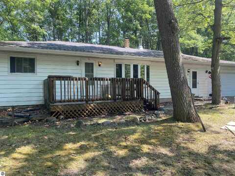 297 W Deer Road, Spruce, MI 48762