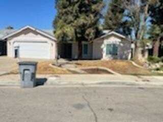 5296 W Fedora Avenue, Fresno, CA 93722