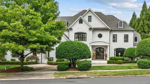 910 Sunset Drive, Greensboro, NC 27408