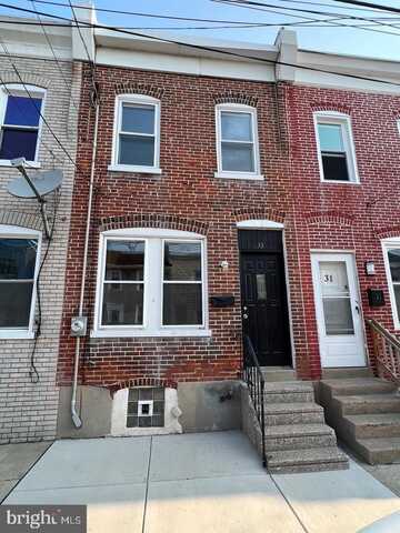 33 W FRONT STREET, BRIDGEPORT, PA 19405