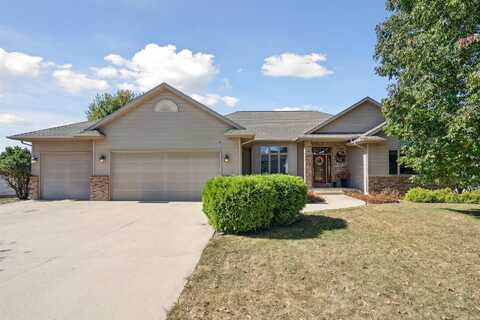 824 South Ridge Drive, Cedar Falls, IA 50613