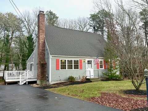 8 Bridgets Path, Centerville, MA 02632