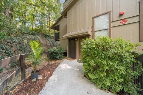 2707 Cumberland Court SE, Smyrna, GA 30080