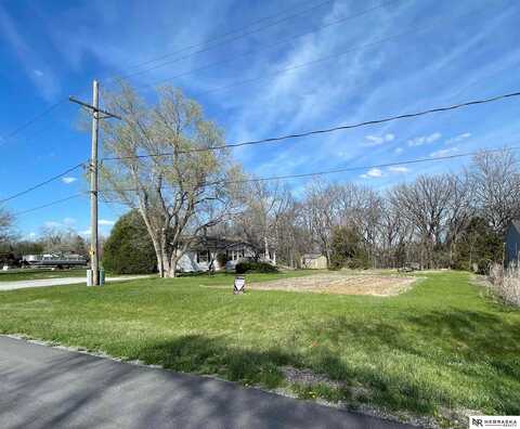 1916 Beaver Lake Boulevard, Plattsmouth, NE 68048