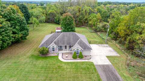 5423 N Lake Road, Clarklake, MI 49234