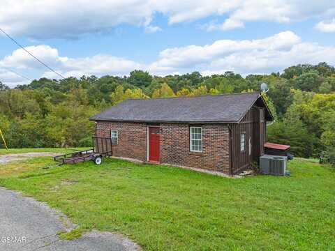 9726 Clift Road, Strawberry Plains, TN 37871