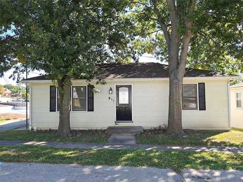 517 1st Street, Platte City, MO 64079