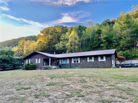 753 Daniel Boone Parkway, Foster, WV 25081