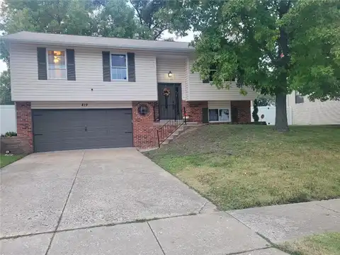 419 Springwood Place Ct., Florissant, MO 63031