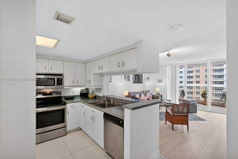 701 Brickell Key Blvd, Miami, FL 33131