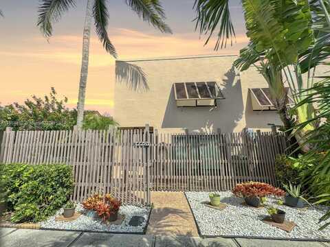 12281 NW 13th Ct, Pembroke Pines, FL 33026