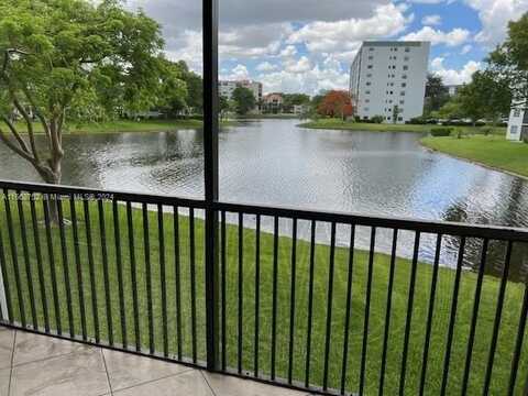 2226 N Cypress Bend Dr, Pompano Beach, FL 33069