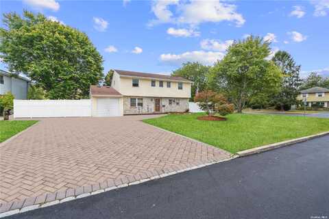 2 Wensley Lane, East Islip, NY 11730