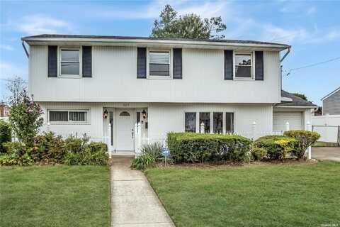 324 N Albany Avenue, Massapequa, NY 11758