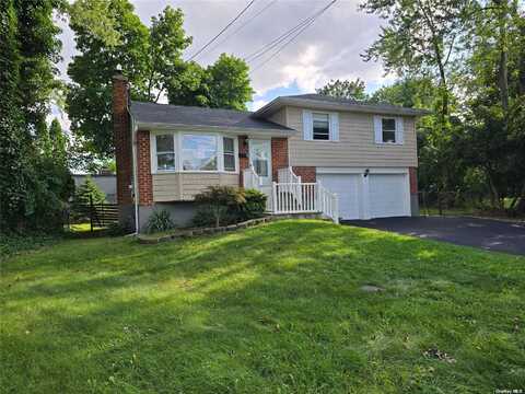 4 Hayfield Court, Commack, NY 11725