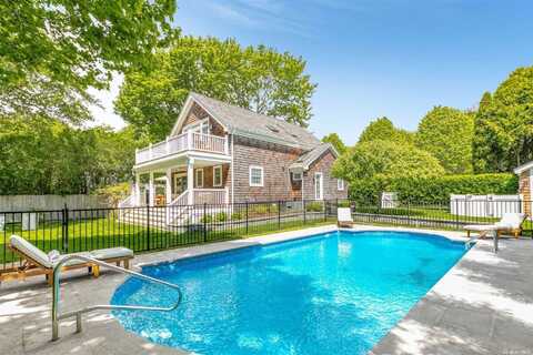 24 Stratton Square, East Hampton, NY 11937