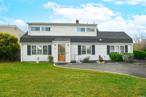 35 Knoll Lane, Levittown, NY 11756