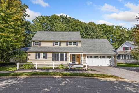 19 Lexington Drive, Kennebunk, ME 04043