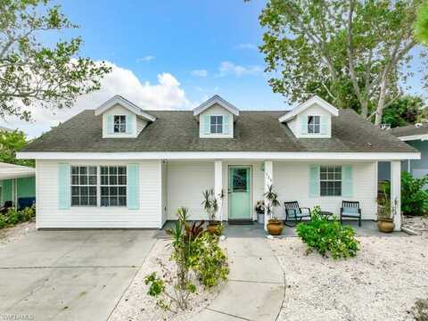 135 Florida Blvd, CRYSTAL BEACH, FL 34681