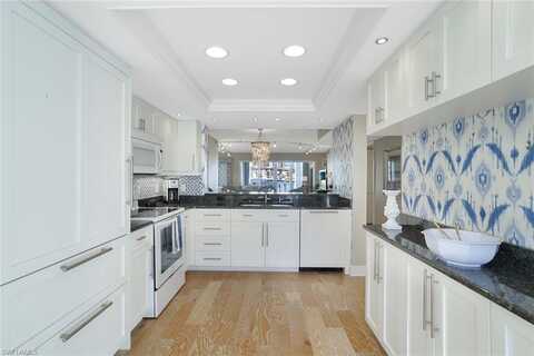 355 Park Shore, NAPLES, FL 34103