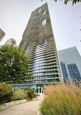 225 N Columbus Drive, Chicago, IL 60601