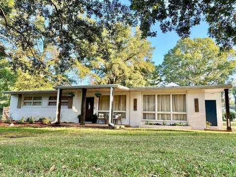 212 Sterling Avenue, Winona, MS 38967