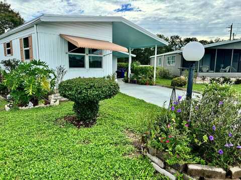 4530 9th Street East, Bradenton, FL 34203